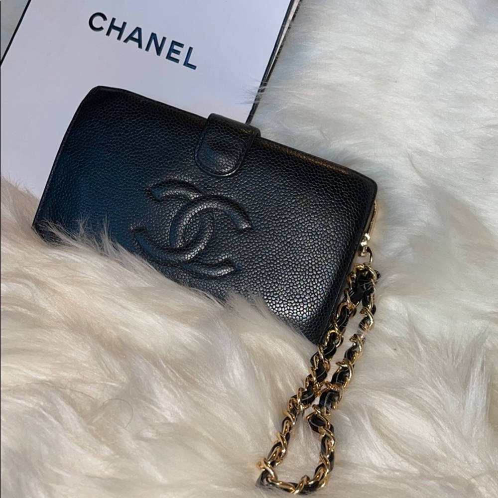 CHANEL Authentic CC Logo Cavier Bifold Wallet - Picture 15 of 16